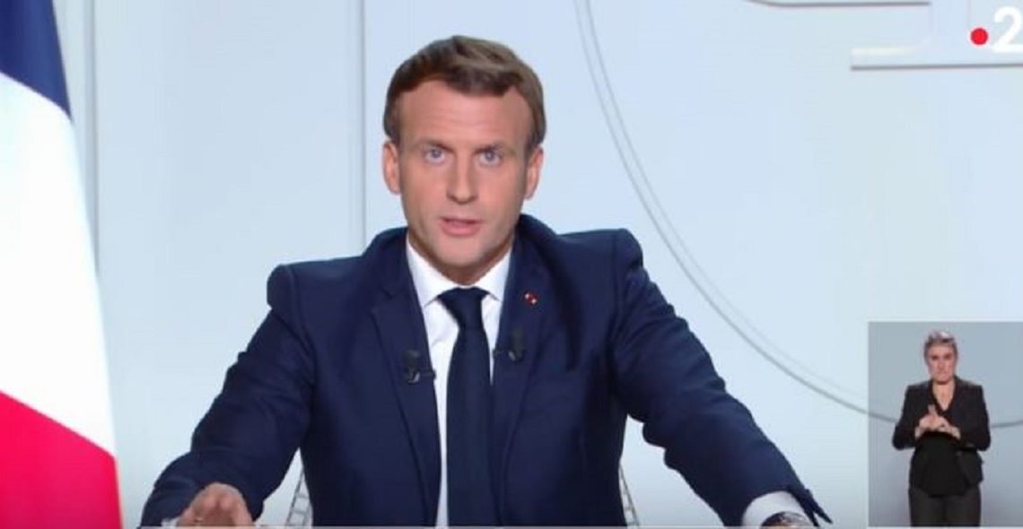 GIFLE SUR EMMANUEL MACRON : Un montage grotesque ?