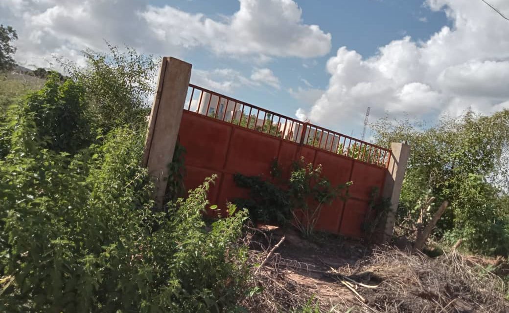 CHANTIER DE L’AMBASSDE DE COTE D’IVOIRE AU MALI :Des herbes à la place du béton !