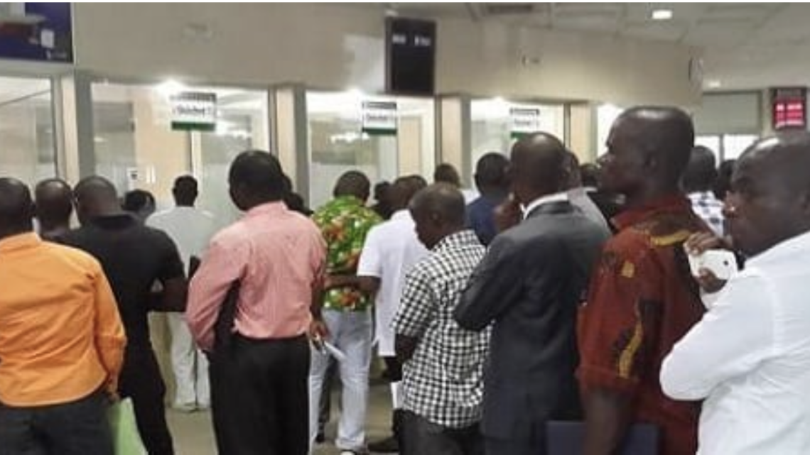 Files d&rsquo;attente dans les Banques:  La frustration des clients