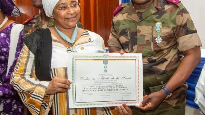 CANAM : Le D G décoré au grade d’Officier de l’Ordre du Mérite de la Santé